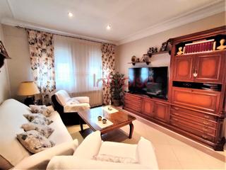 Maison à Valdepeñas. Casa en venta en barrio de los llanos, 5 dormitorios.