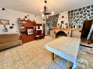 Casa a Valdepeñas. Casa en venta en baños del peral, 2 dormitorios.