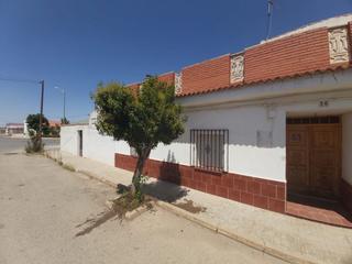 Casa a Torrenueva. Casa en venta en torrenueva, 4 dormitorios.