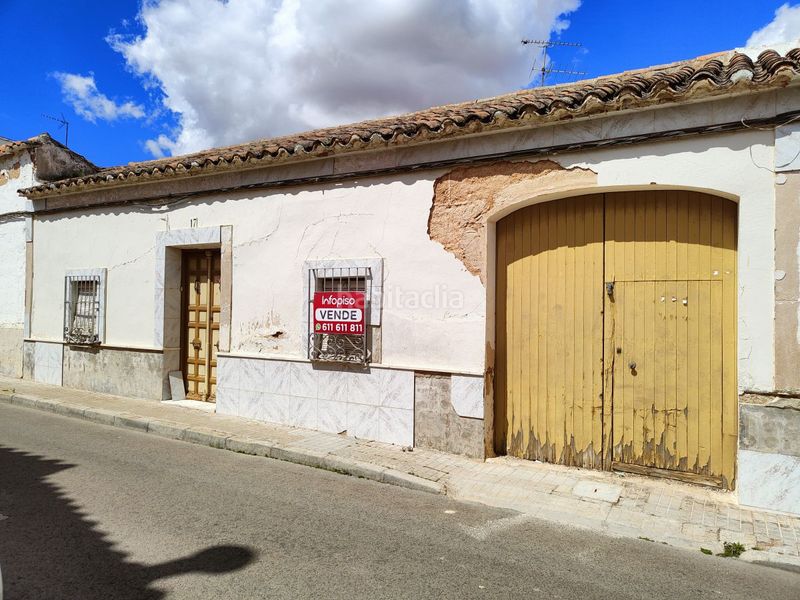 Foto e8bf9b5b-3faa-44be-b01c-477288de8ea6. Casa amb aparcament a Valdepeñas