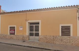 Casa en Valdepeñas. Casa en venta en barrio cachiporro.