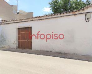 Terreny residencial a Valdepeñas. Solar en venta en barrio de la manzana.