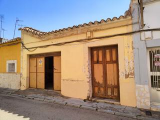 Casa a Valdepeñas. Casa en venta en barrio cachiporro.