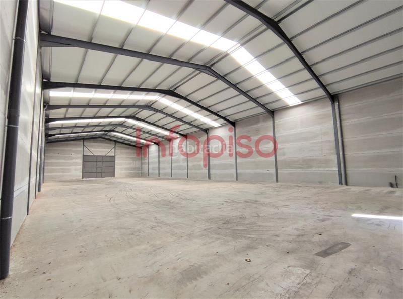 Foto a42cfe6a-ba02-4751-b288-2bfdd2bff835. Nau industrial a Valdepeñas