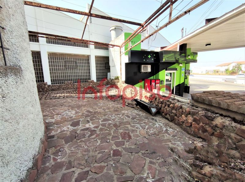 Foto a815c133-161f-4270-ad61-230da809b563. Local comercial a Valdepeñas