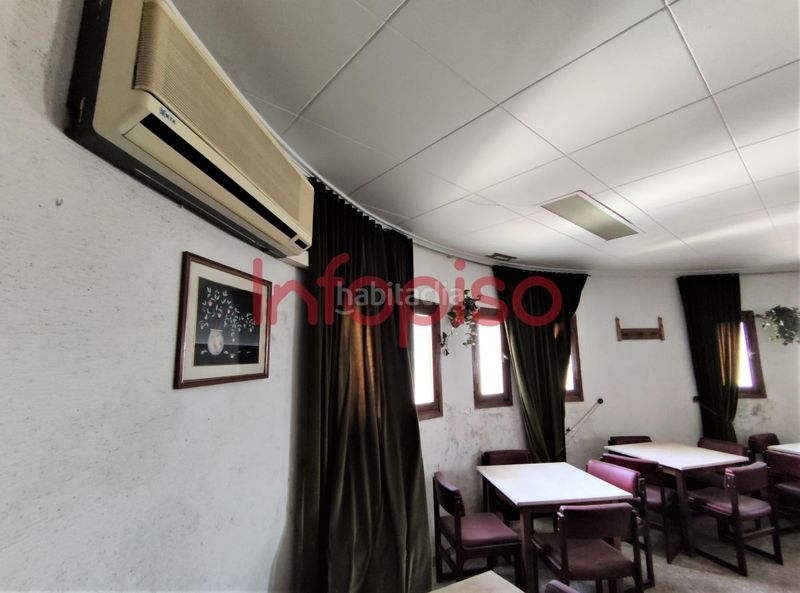 Foto cdfcb624-e575-41dd-bc88-d3237c2af985. Local comercial a Valdepeñas