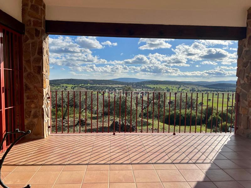 Foto b7facf4e-e18a-4ceb-bcdd-82767eb5aff4. Casa  en venta en almuradiel, 6 dormitorios. en Santa Cruz de Mudela