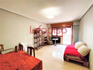 Pis a Valdepeñas. Piso en venta en seis de junio, 4 dormitorios.