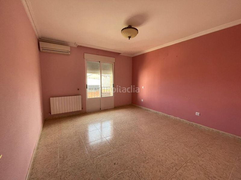 Foto 96f87063-e2b1-4fb1-afd5-eff04515151d. Casa amb aparcament a Alcolea de Calatrava