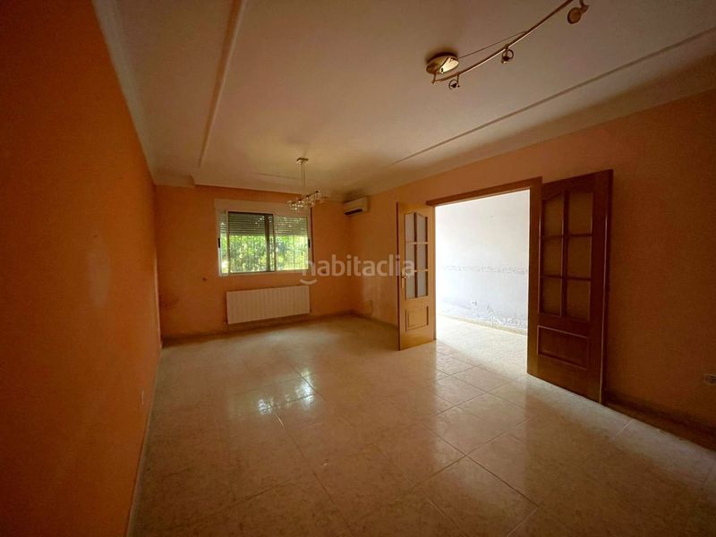 Foto f3a8a120-f751-4687-bc40-6d643c2167cf. Casa amb aparcament a Alcolea de Calatrava