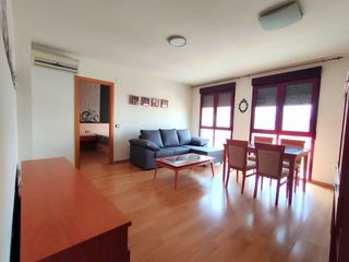 Miete Etagenwohnung in Valdepeñas. Piso en alquiler en seis de junio, 2 dormitorios.