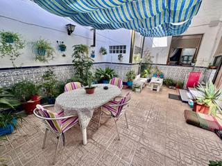 Casa a Valdepeñas. Casa en venta en valdepeñas, 5 dormitorios.