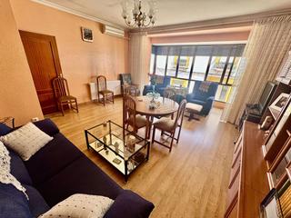 Casa a Valdepeñas. Casa en venta en plaza de los enanitos, 4 dormitorios.