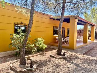 Masia a Valdepeñas. Finca rúst. en venta en carretera daimiel, 2 dormitorios.