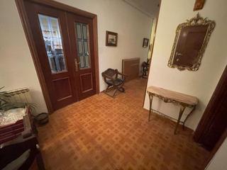 Appartement à Valdepeñas. Piso en venta en centro, 5 dormitorios.