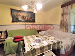 Casa en Valdepeñas. Casa en venta en seis de junio.