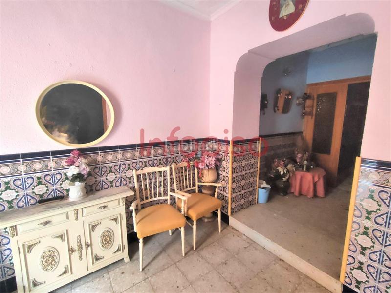 Foto 91ec7d52-c9a8-45a8-8a7d-c5c142d9c1cd. Casa  en venta en centro salud. en Valdepeñas