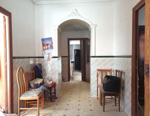 Maison à Valdepeñas. Casa en venta en barrio de los llanos, 3 dormitorios.