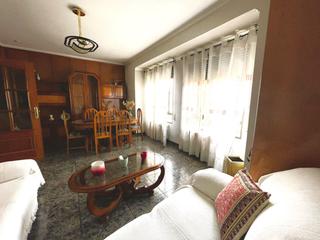 Maison à Valdepeñas. Casa en venta en barrio de los llanos, 8 dormitorios.