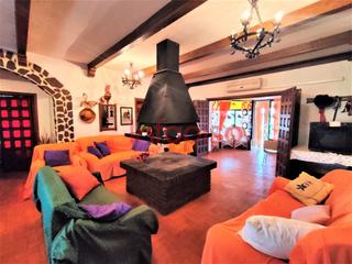 Masia a Valdepeñas. Casa de campo en venta en nacional  iv, 4 dormitorios.