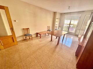 Appartamento in Valdepeñas. Piso en venta en 1 de julio, 3 dormitorios.