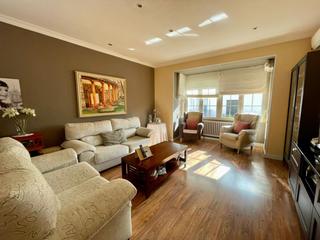 Maison à Valdepeñas. Casa en venta en auditorio, 4 dormitorios.