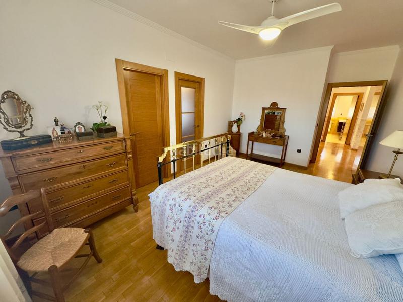 Foto 13696874-fa5e-4261-97ec-f5d5aff6257c. Chalet  en venta en nuevo , 5 dormitorios. en Valdepeñas