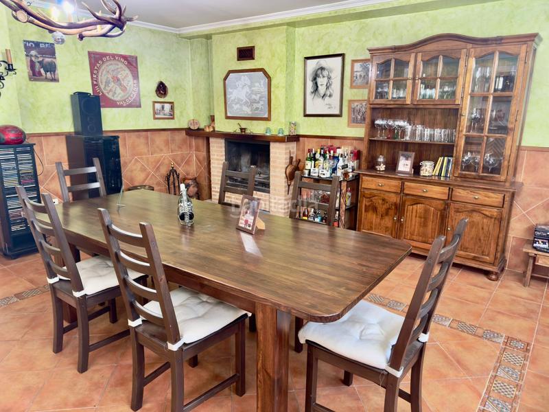 Foto 15af13b9-ca62-4c48-b437-e2700053943f. Chalet  en venta en nuevo , 5 dormitorios. en Valdepeñas