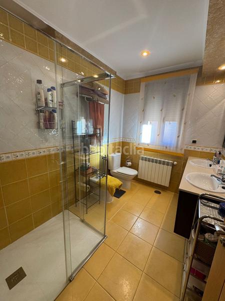 Foto 9e18e26c-f30d-4ce4-a73f-f271e4601003. Chalet  en venta en nuevo , 5 dormitorios. en Valdepeñas