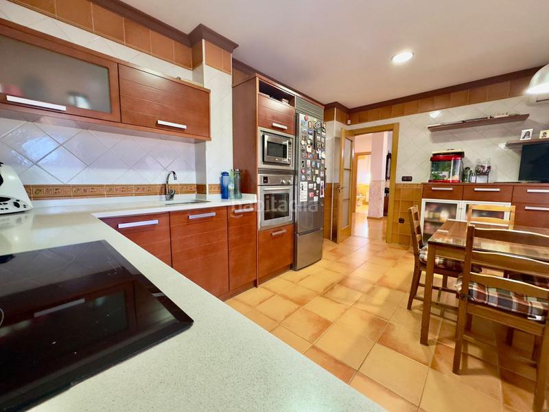 Foto a0965b74-3099-45fc-b4a6-680f8d3e45fc. Chalet  en venta en nuevo , 5 dormitorios. en Valdepeñas