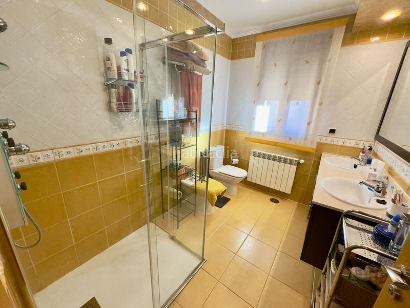 Foto e373cb8c-6b9d-4725-825e-5dd310196d3f. Chalet  en venta en nuevo , 5 dormitorios. en Valdepeñas