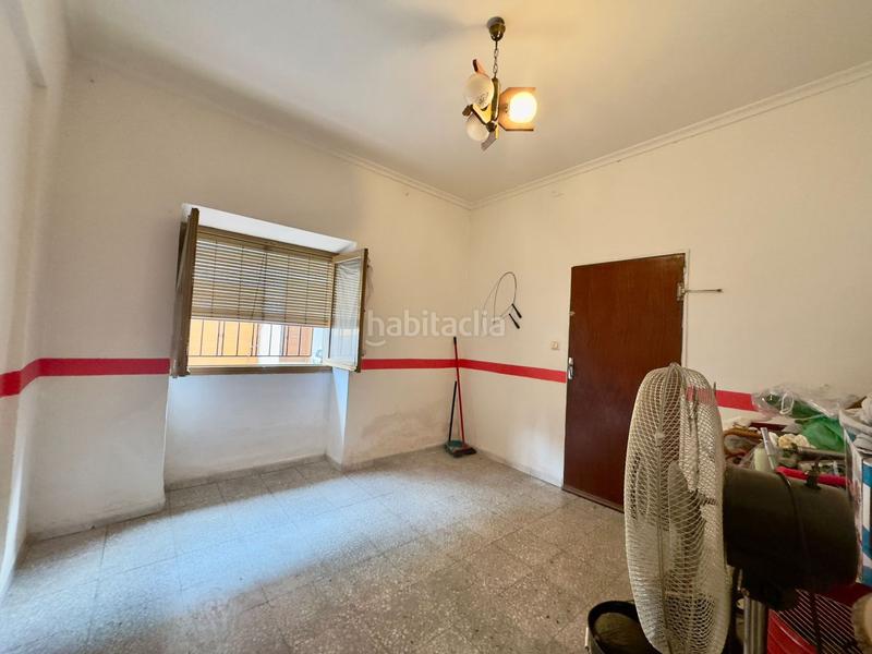 Foto 2a4e3a1d-4eb4-4562-9a94-c2bc11cc9396. Piso  en venta en barrio de los llanos, 6 dormitorios. en Valdepeñas