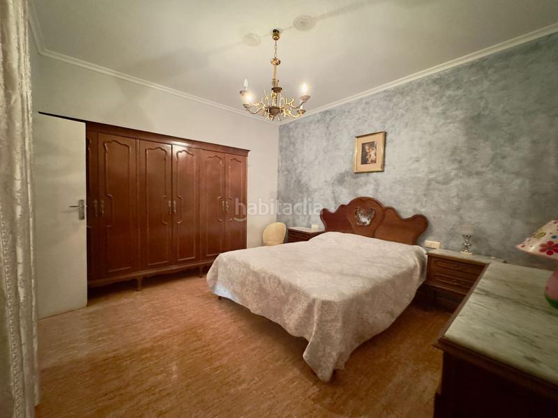 Foto 42f3d2e4-aaee-4895-8701-4e585dbf9586. Piso  en venta en barrio de los llanos, 6 dormitorios. en Valdepeñas