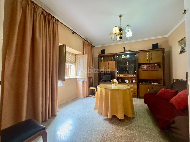 Foto 6adaa932-4f6a-4886-b20d-87af188a2b5e. Piso  en venta en barrio de los llanos, 6 dormitorios. en Valdepeñas