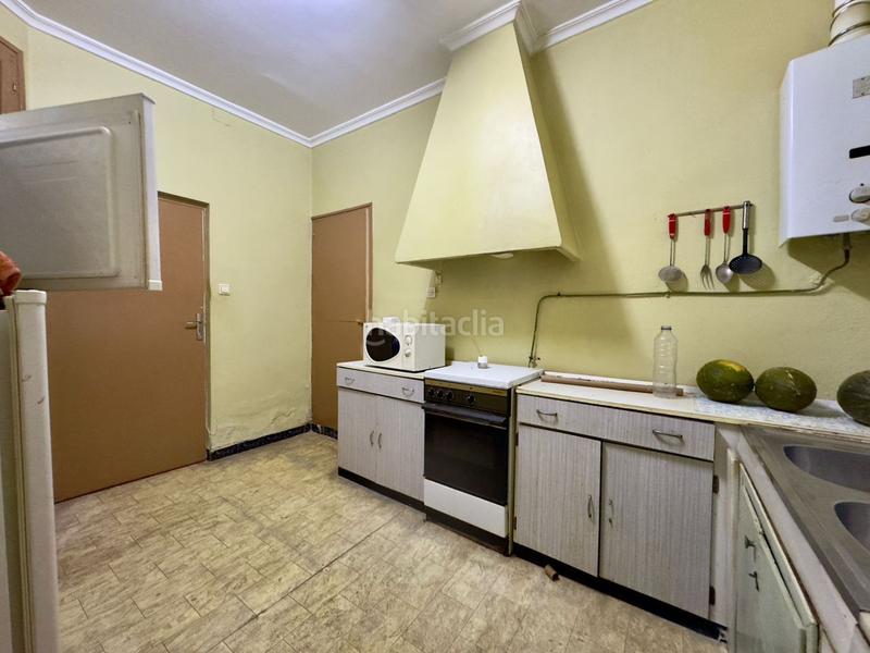 Foto 6d32c5f0-c24b-414a-a862-cc243e4a077f. Piso  en venta en barrio de los llanos, 6 dormitorios. en Valdepeñas