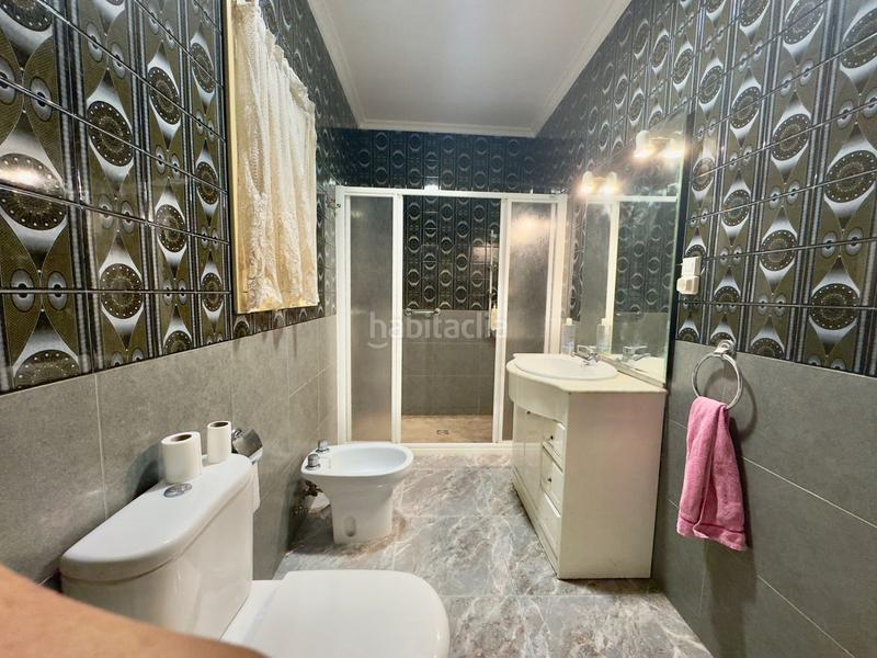 Foto 89aaf4ce-c335-4c4a-aa12-ce9f9c2cfb54. Piso  en venta en barrio de los llanos, 6 dormitorios. en Valdepeñas