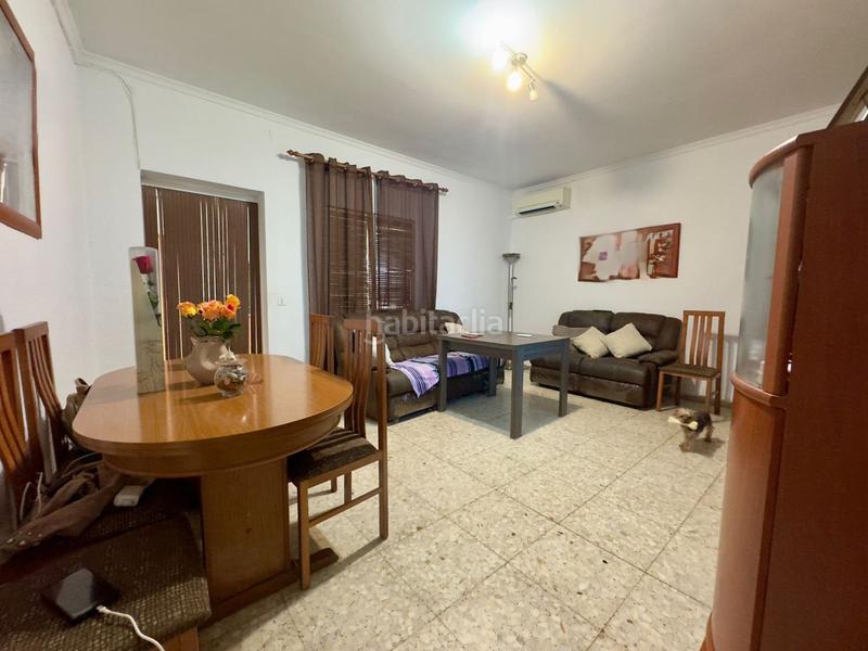 Foto d4e9bc32-ecb6-4a0a-85a8-1371da54b75d. Piso  en venta en barrio de los llanos, 6 dormitorios. en Valdepeñas