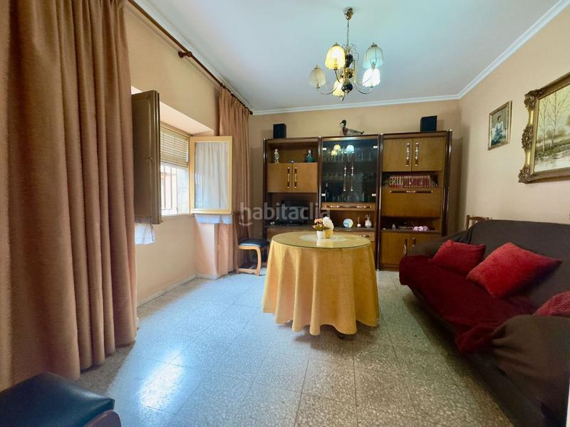 Foto f68f304a-e072-494a-aecb-7691bd1838a9. Piso  en venta en barrio de los llanos, 6 dormitorios. en Valdepeñas