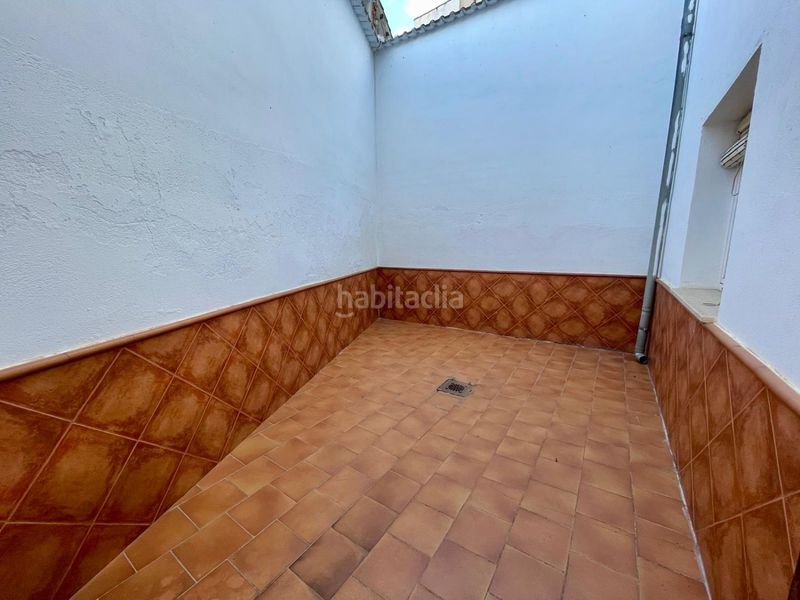 Foto 5b389778-6371-43ae-ab6a-e4ec2f3d3e8b. Casa amb calefacció aparcament a Valdepeñas