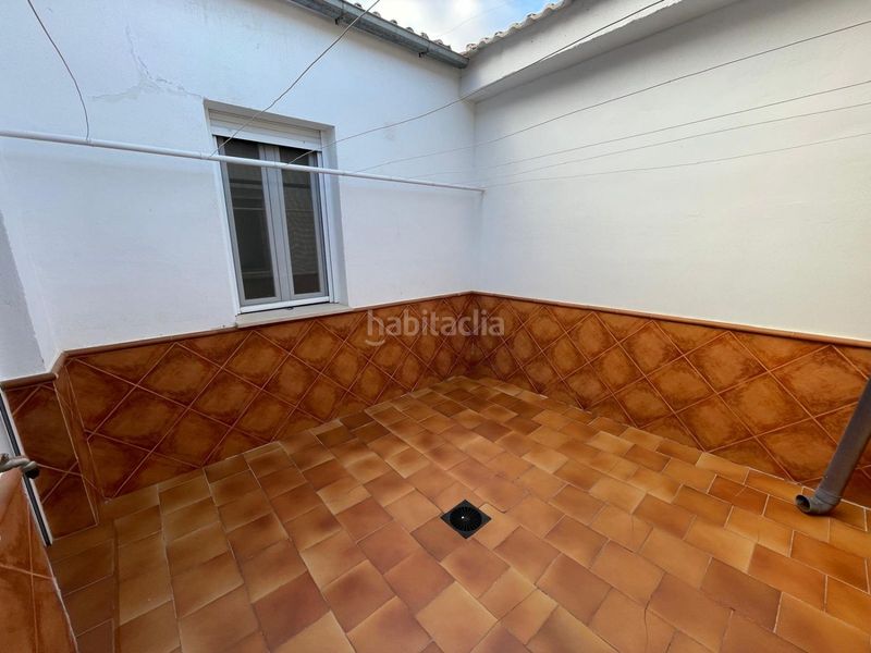 Foto d341b89b-e0a6-45d7-bccc-09fb6a0bea70. Casa amb calefacció aparcament a Valdepeñas