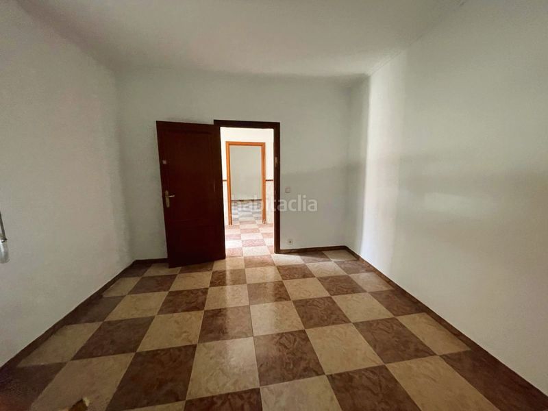 Foto df825f21-a3a9-4206-9536-fa6a432997fc. Casa a Valdepeñas