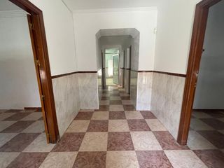 Maison à Valdepeñas. Casa en venta en auditorio, 3 dormitorios.