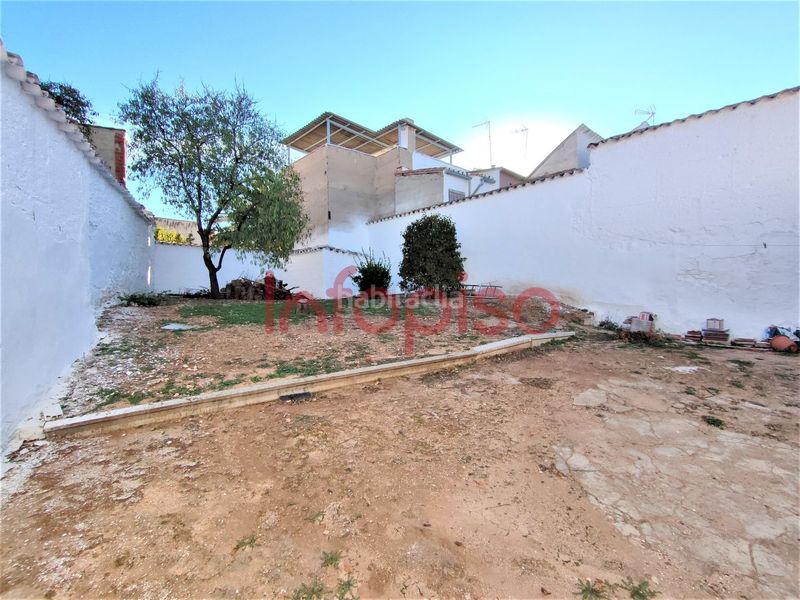 Foto 117758ba-c637-425a-8bf6-f0df3b6995b2. Casa amb calefacció aparcament a Valdepeñas