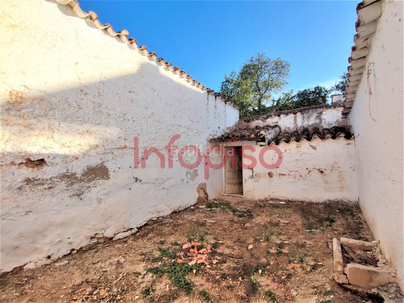 Foto b85c7a36-605a-48d0-ae13-b4432fba5688. Casa amb calefacció aparcament a Valdepeñas