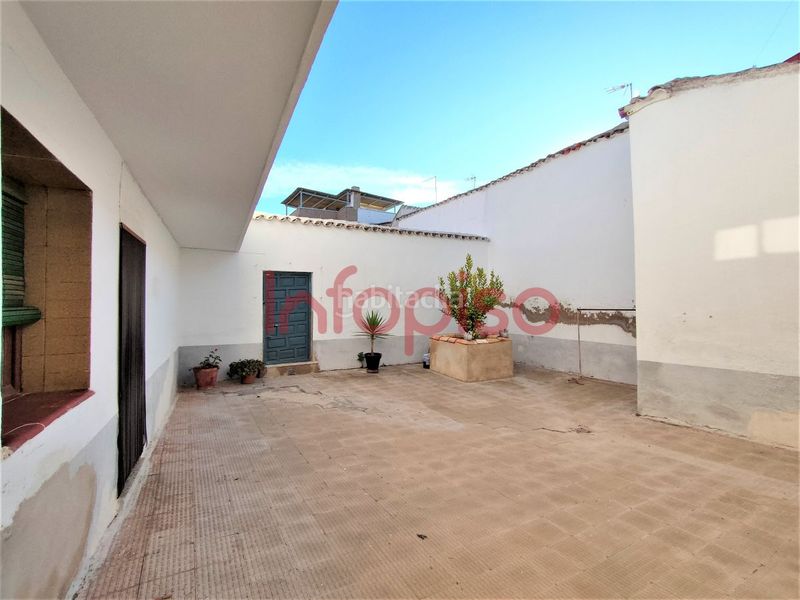 Foto e9c442d4-34a5-4d6f-b603-dcb4d3cc90b6. Casa amb calefacció aparcament a Valdepeñas