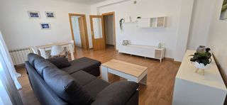 Miete Etagenwohnung in Valdepeñas. Piso en alquiler en barrio de los llanos, 2 dormitorios.