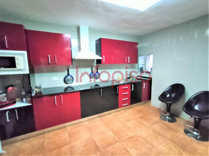 Foto cb8283c6-17f1-4c1d-b0b4-e6d4c36d7a31. Masia a Almuradiel