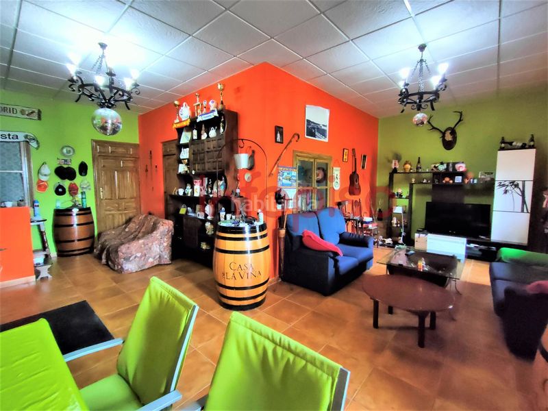 Foto f1444cfa-d79e-4cad-bc2e-4336472e6169. Masia a Almuradiel