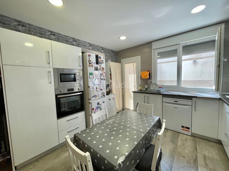 Foto 7729a8a0-560d-4359-a9c7-3c5d9de98106. Casa amb calefacció aparcament a Valdepeñas