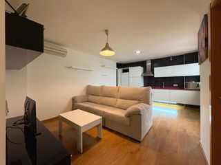 Miete Etagenwohnung in Valdepeñas. Piso en alquiler en barrio de los llanos, 1 dormitorio.